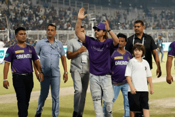 IPL 2024: Shah Rukh Khan performs on Jhoome Jo Pathaan during KKR vs DC match; shares a heartwarming moment with AbRam [WATCH]